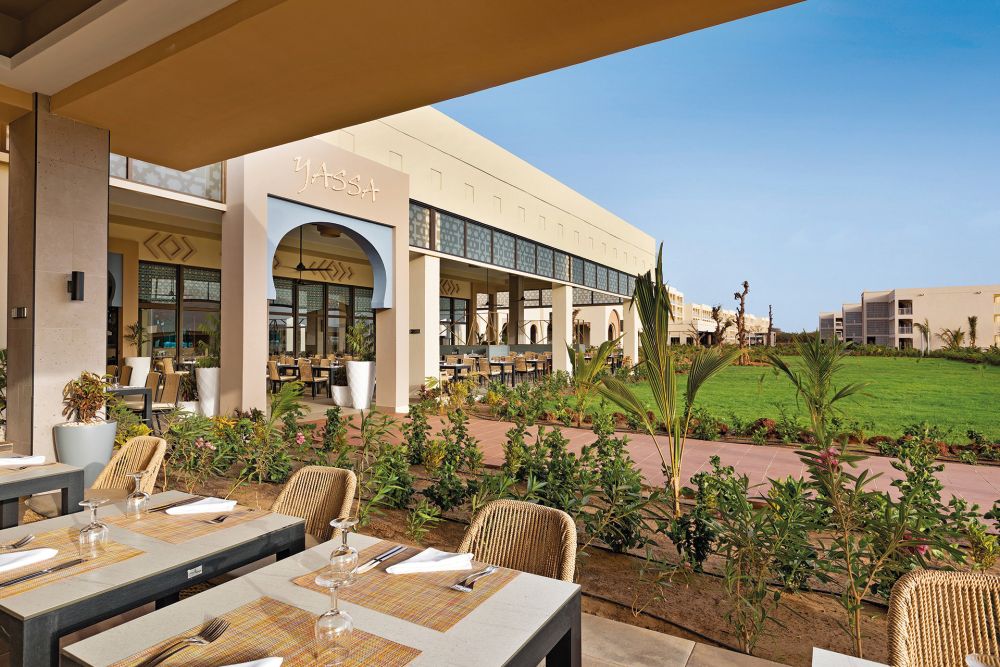 Cet hôtel au Sénégal est idéal pour les familles aventurières, tout en découvrant le charme africain.