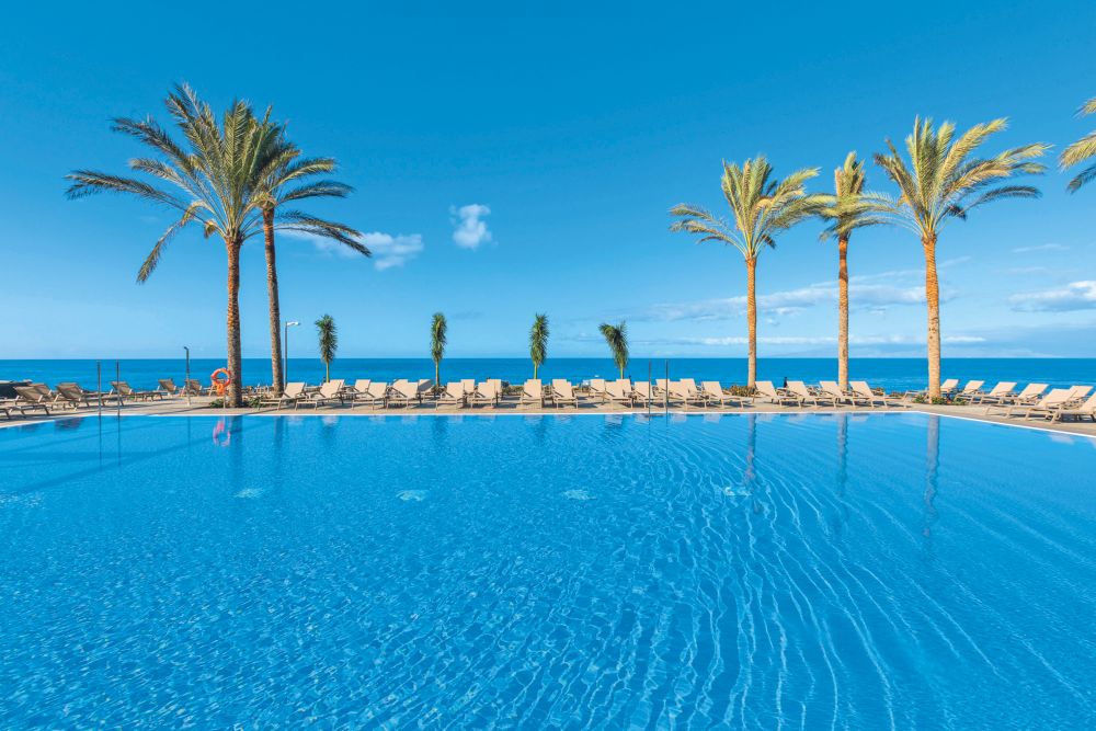 Idéal pour les familles, le Riu Buenavista propose animations, club enfants RiuLand, 4 piscines dont une avec toboggans, 4 restaurants et le service de qualité RIU.